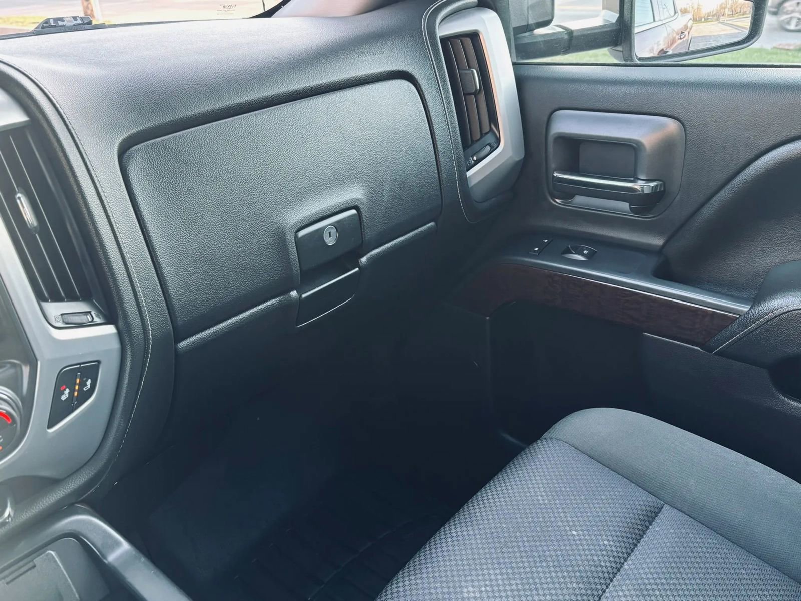 Used 2015 GMC Sierra 2500 SLE w/ SLE Preferred Package image 32