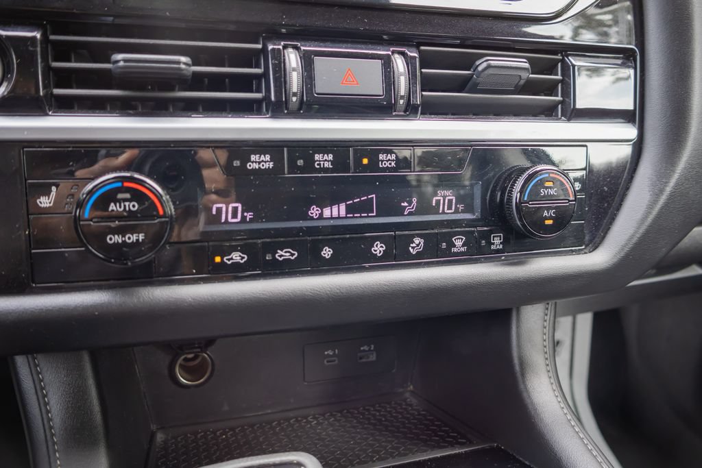 Used 2024 Nissan Pathfinder SV AWD/4WD image 20