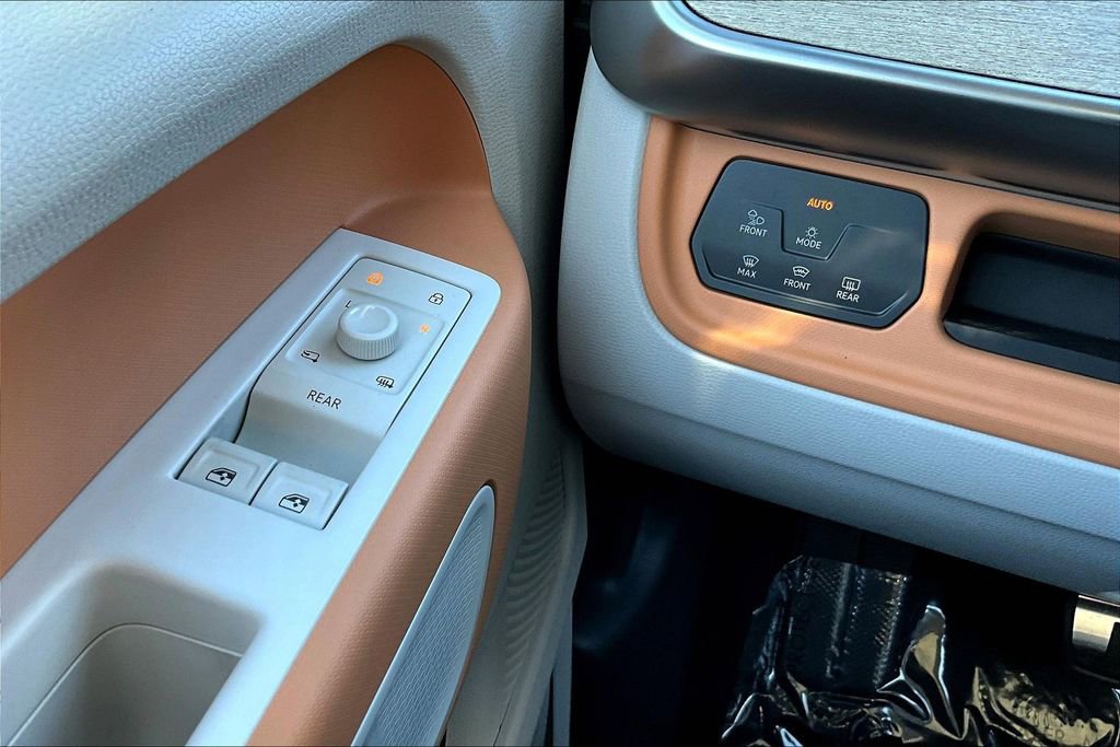 New 2025 Volkswagen ID. Buzz Pro S Plus image 15