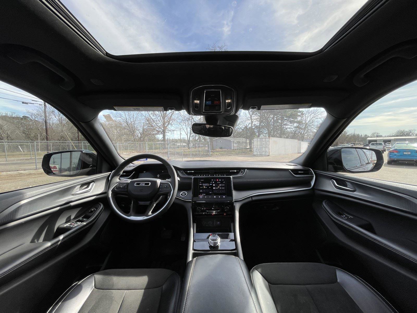 Used 2024 Jeep Grand Cherokee L Altitude image 31