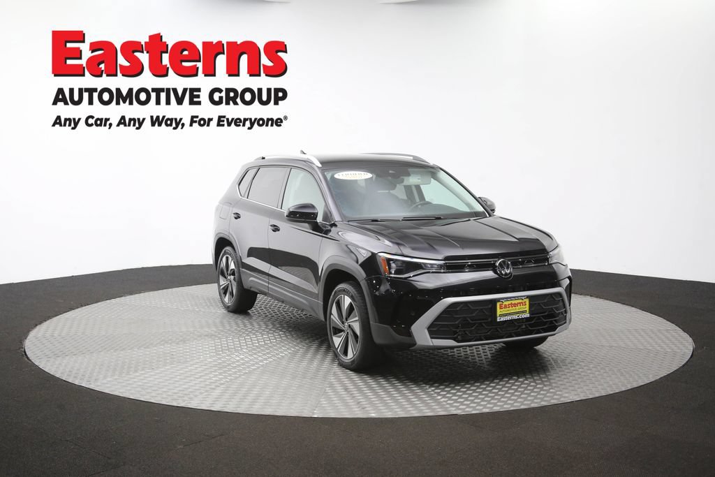 Used 2025 Volkswagen Taos SE AWD/4WD image 50