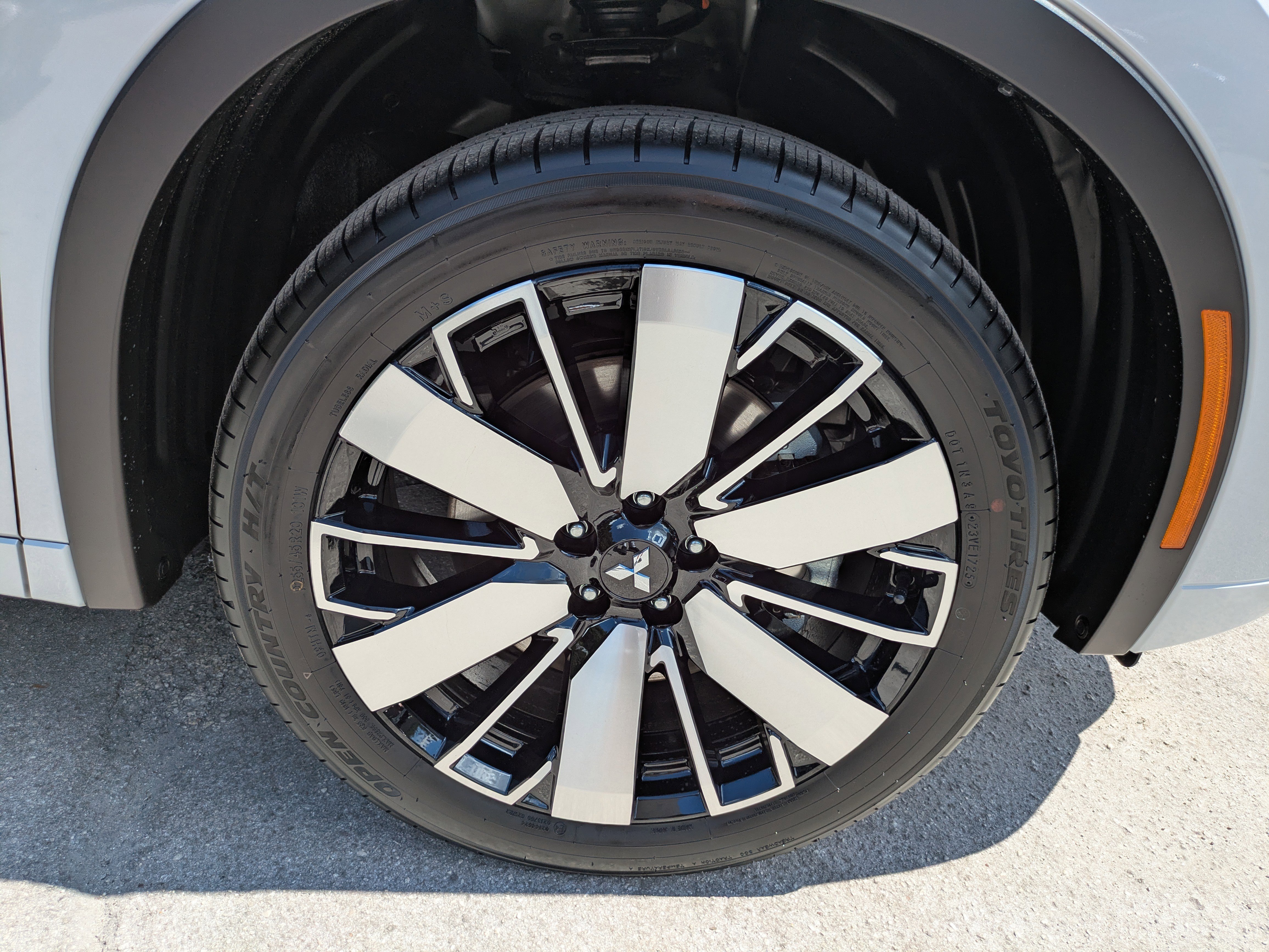 New 2025 Mitsubishi Outlander SEL image 13