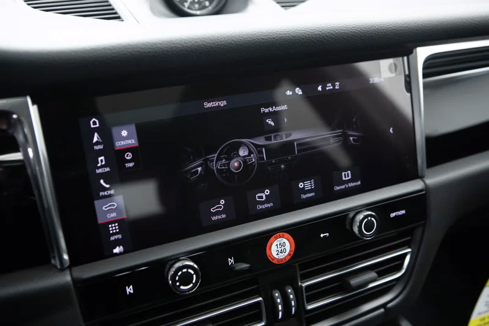 Certified 2026 Porsche Macan AWD/4WD image 15