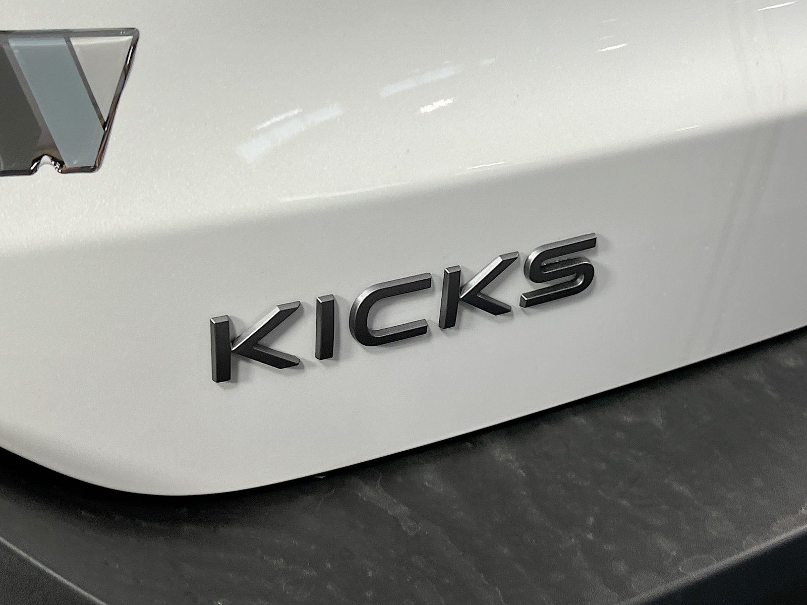 New 2025 Nissan Kicks SR w/ Illumination Package AWD/4WD image 32
