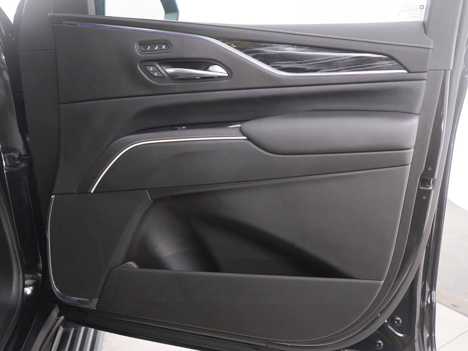 Used 2022 Cadillac Escalade Sport w/ LPO, ONYX Package image 9