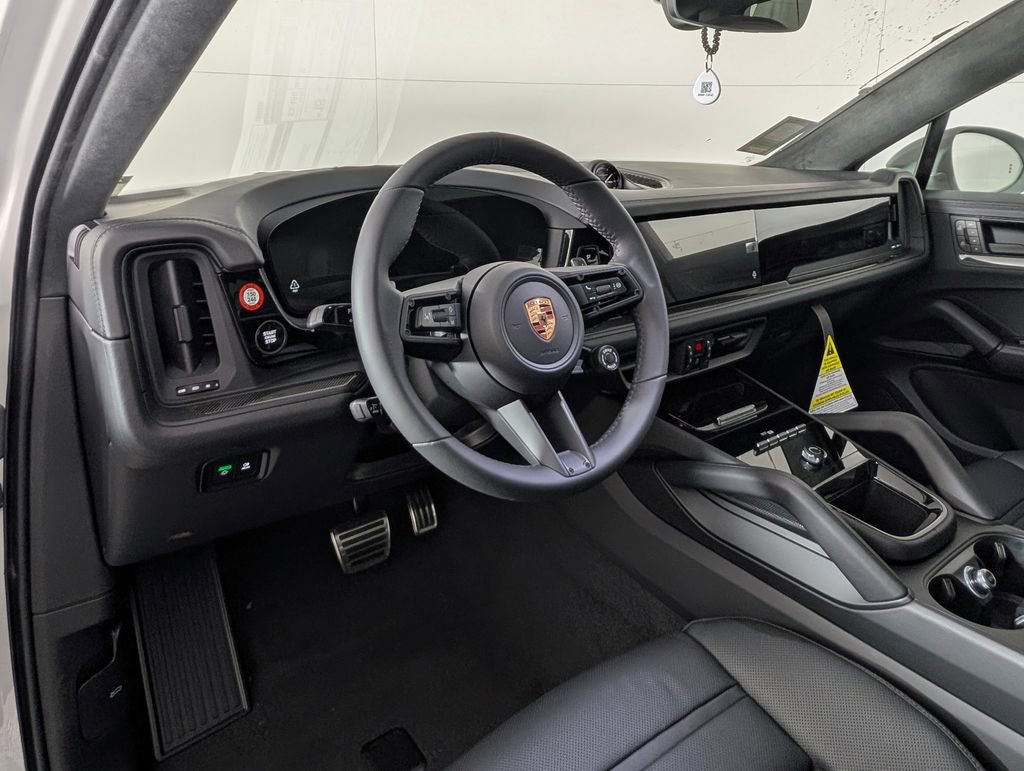 New 2026 Porsche Cayenne GTS image 4