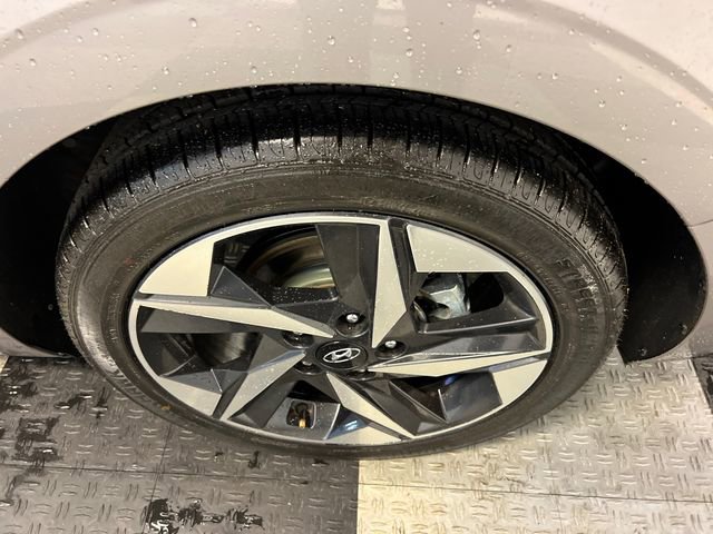 Used 2021 Hyundai Elantra SEL w/ Convenience + Premium Package image 15