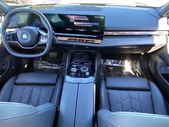 Certified 2025 BMW i5 eDrive40i w/ Premium Package image 17