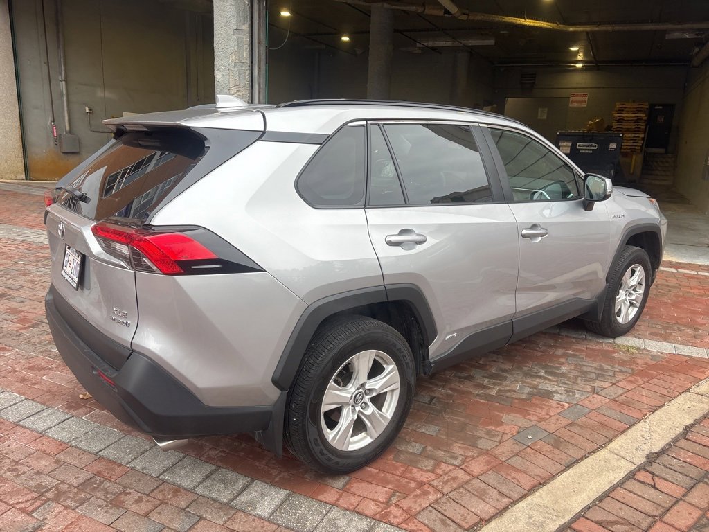 Used 2020 Toyota RAV4 XLE image 3