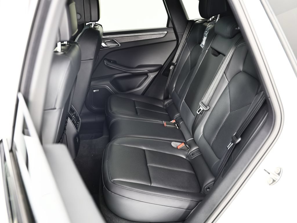New 2026 Porsche Macan GTS AWD/4WD image 28