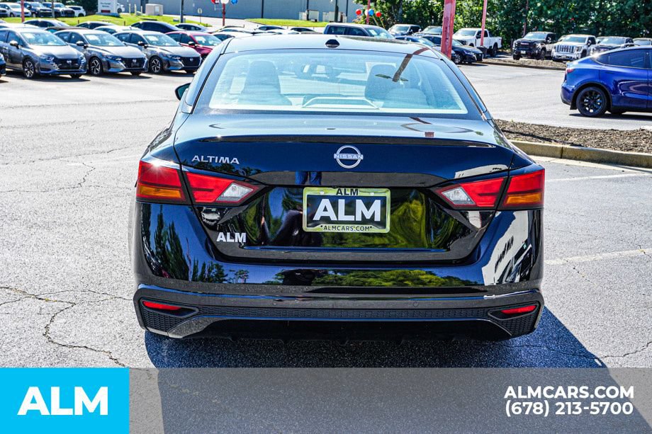 Used 2025 Nissan Altima 2.5 SV FWD image 10