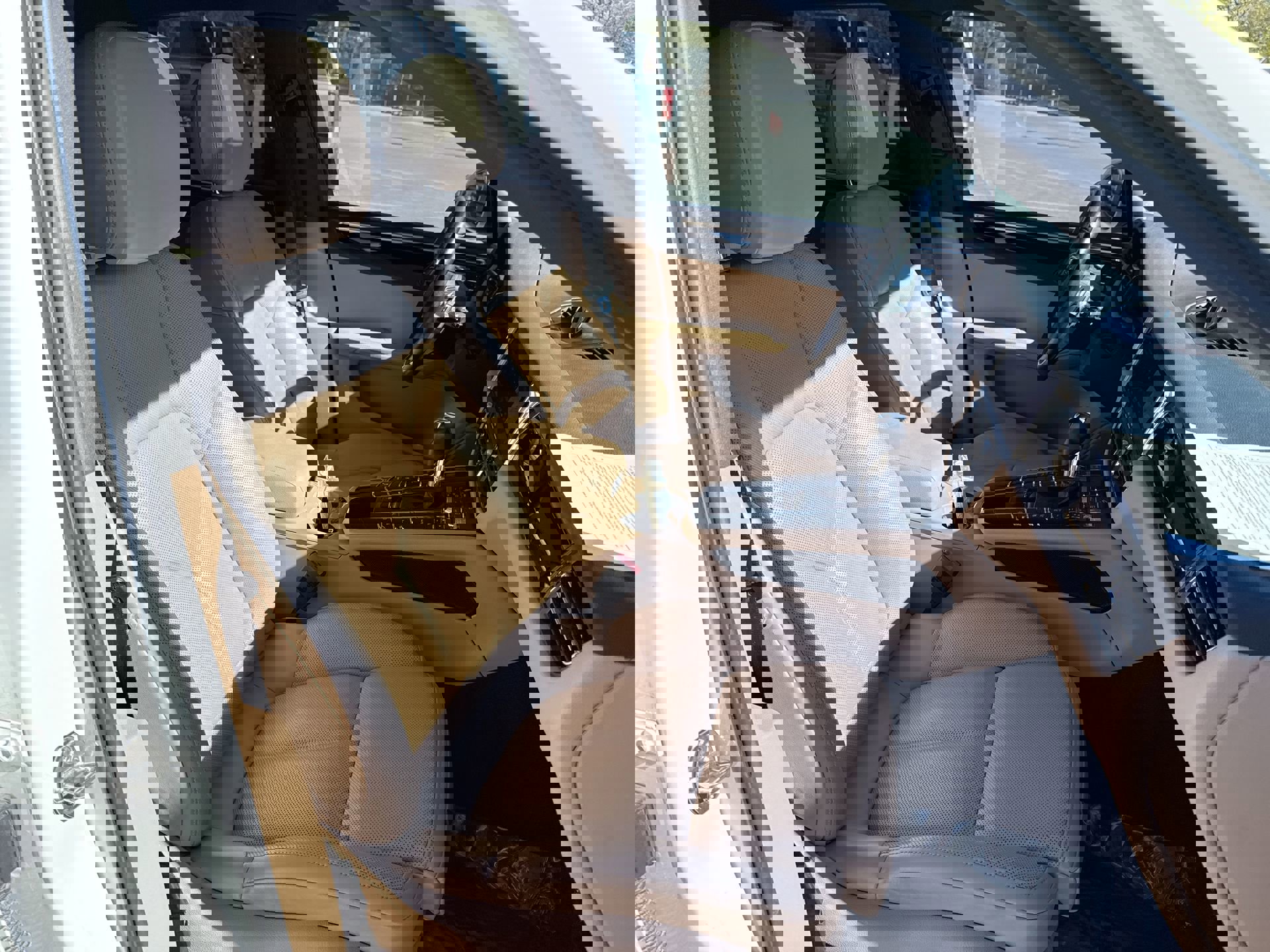 Used 2021 Porsche Macan Premium Plus image 27