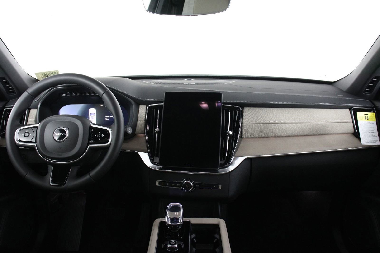 New 2026 Volvo XC90 T8 Plus w/ Protection Package Premier image 5