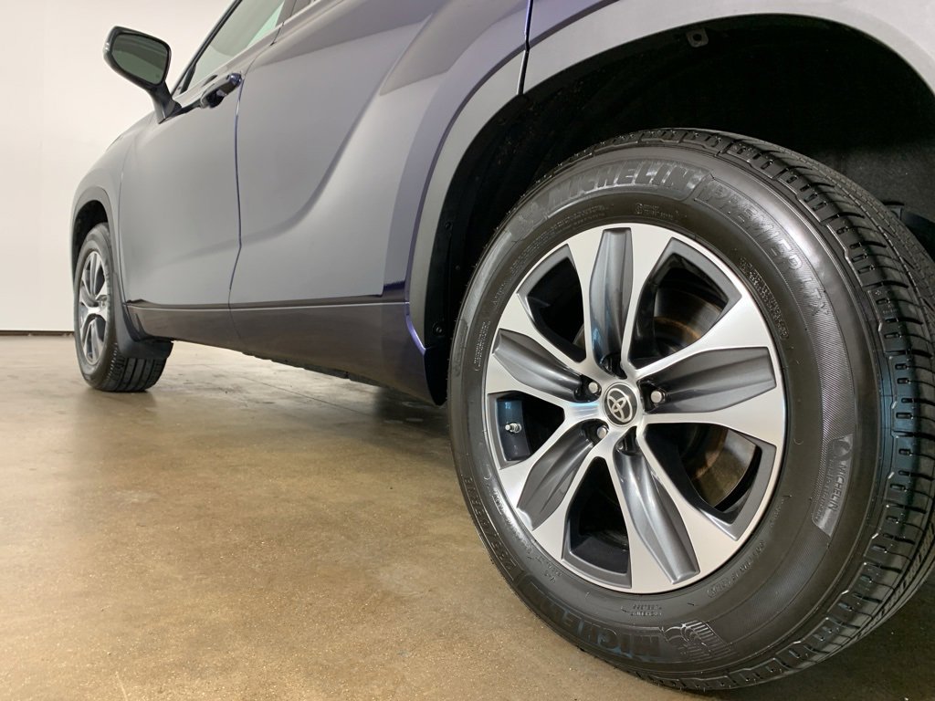 Used 2022 Toyota Highlander XLE image 40