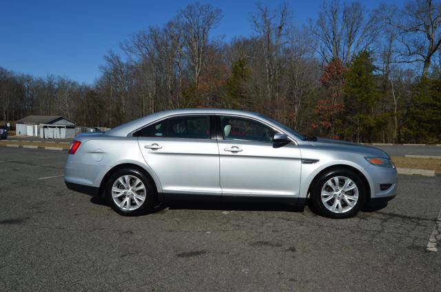 Used 2011 Ford Taurus SEL w/ 201A Rapid Spec Order Code image 5