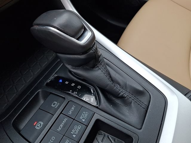Used 2019 Toyota RAV4 XLE Premium w/ All Weather Liner Package AWD/4WD image 22