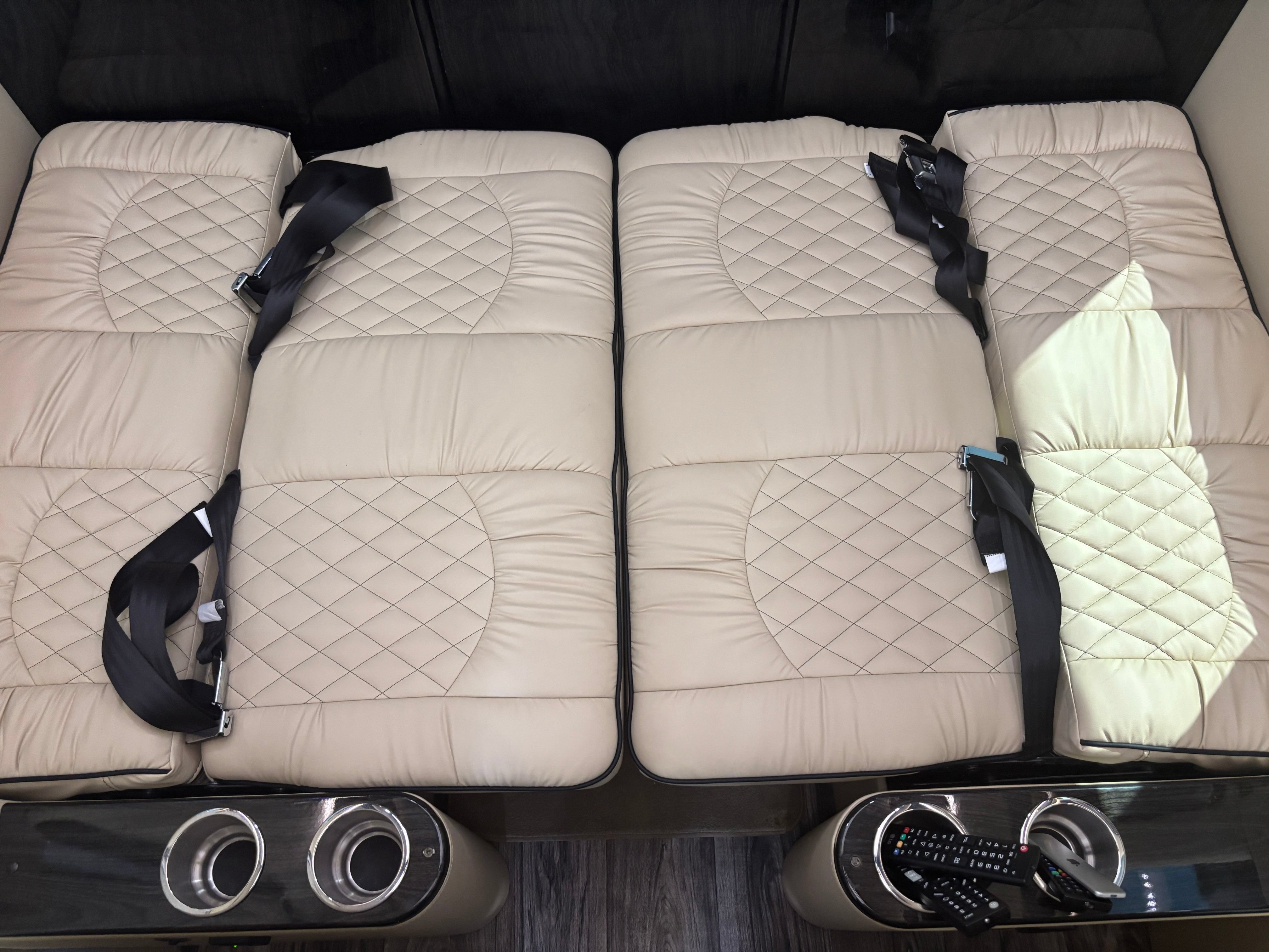 Used 2020 Mercedes-Benz Sprinter 2500 w/ Windows All Around Package image 50