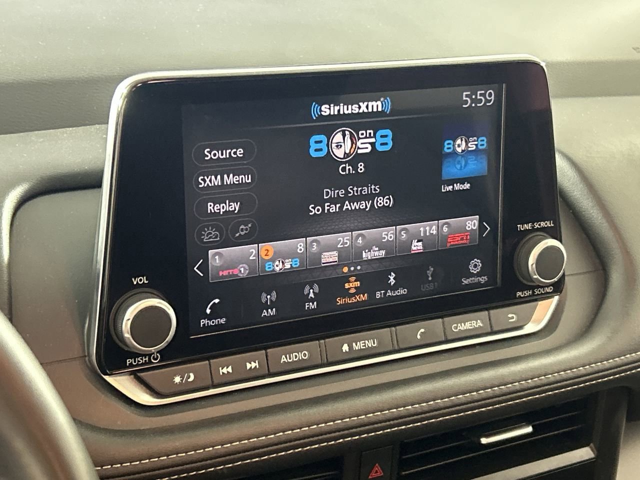 Used 2025 Nissan Rogue SV FWD image 16