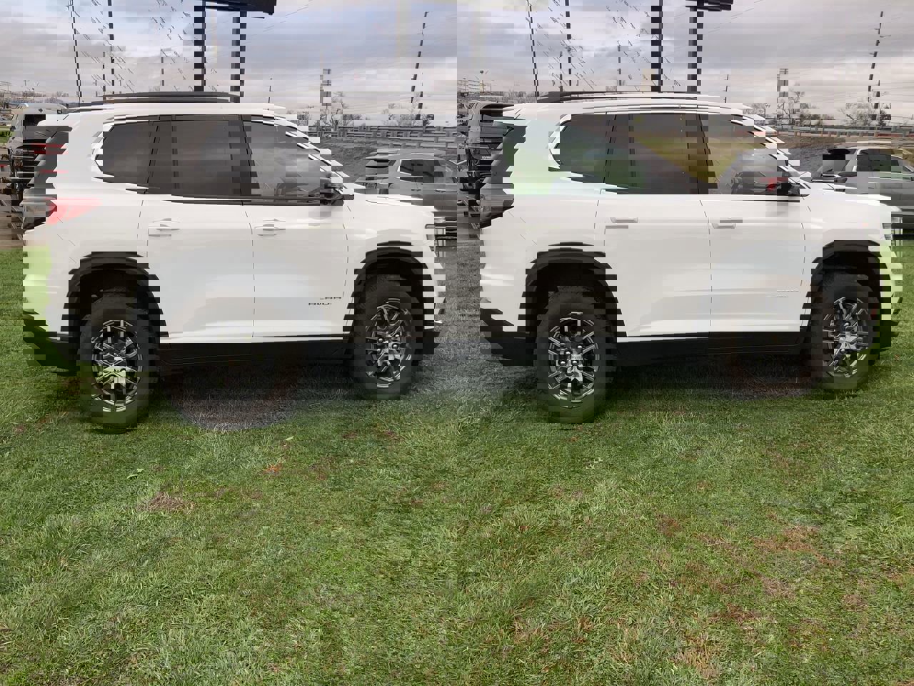 Used 2025 GMC Acadia Elevation image 6