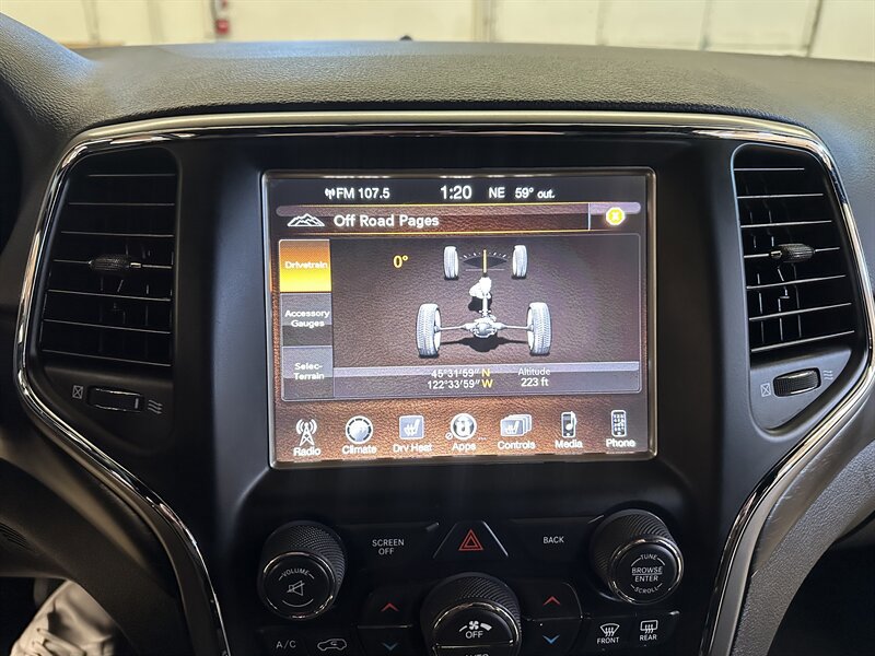 Used 2017 Jeep Grand Cherokee Altitude image 32