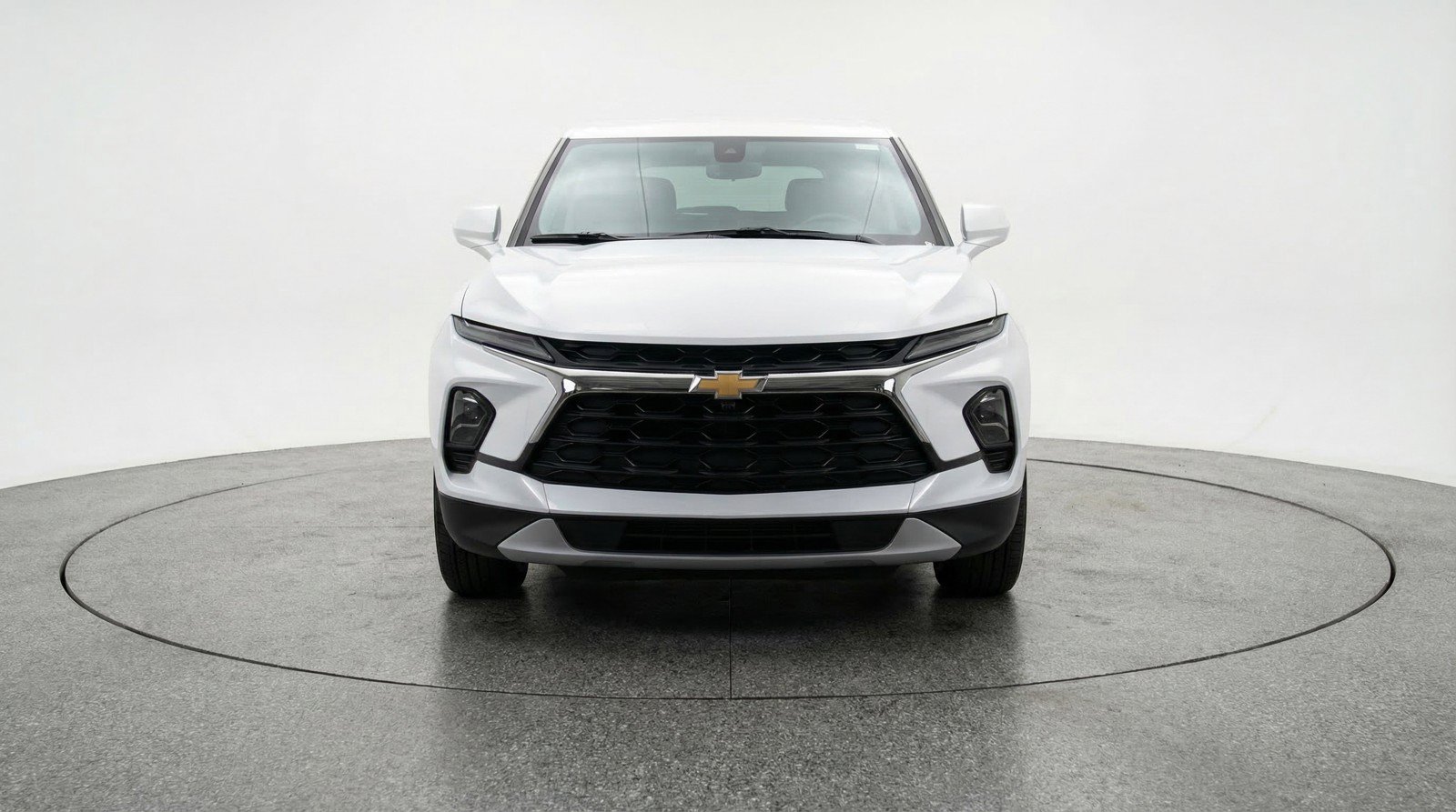 Used 2025 Chevrolet Blazer LT FWD image 2