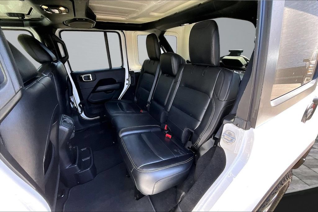 Certified 2019 Jeep Wrangler Unlimited Sahara AWD/4WD image 18
