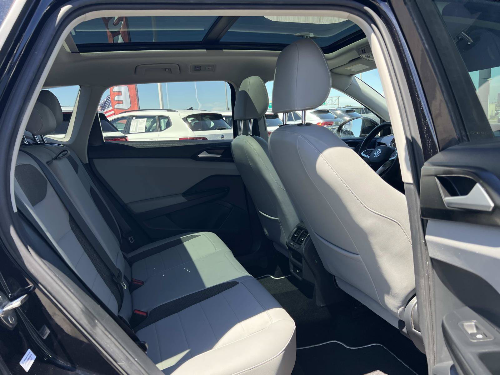 Certified 2023 Volkswagen Taos SE w/ Panoramic Sunroof Package FWD image 32