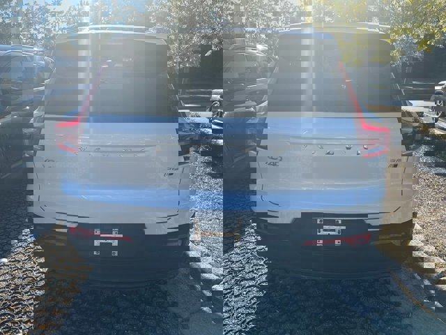 Certified 2024 Volvo XC40 B5 Plus w/ Protection Package Premier image 4