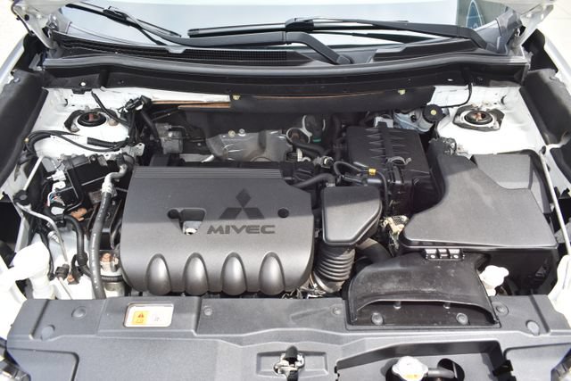 Used 2018 Mitsubishi Outlander LE AWD/4WD image 51