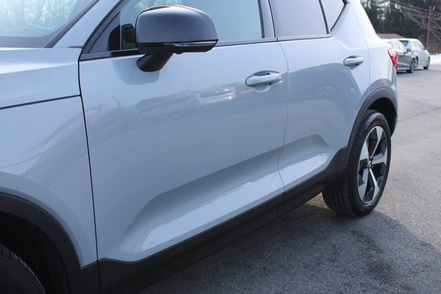 Used 2025 Volvo XC40 B5 Plus image 45