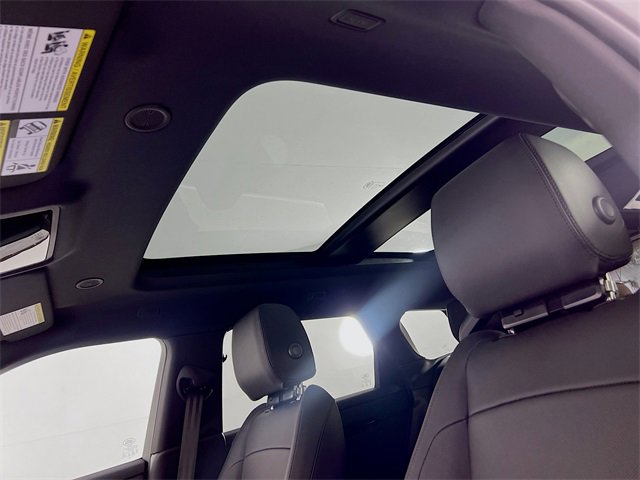 Used 2025 Land Rover Range Rover Evoque S image 19