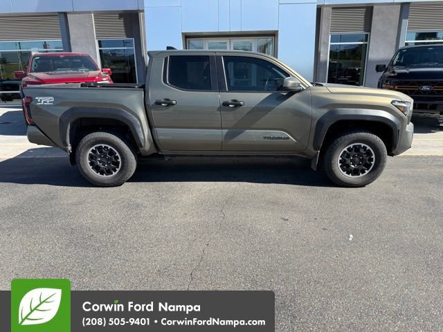 Used 2024 Toyota Tacoma TRD Off-Road AWD/4WD image 5
