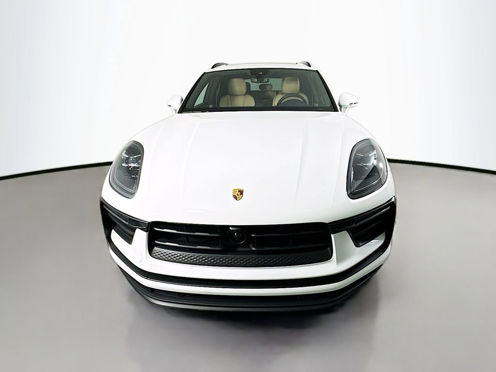 Used 2025 Porsche Macan image 6