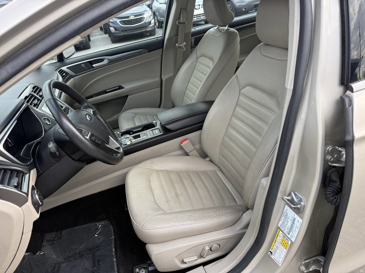 Used 2017 Ford Fusion Energi SE image 7