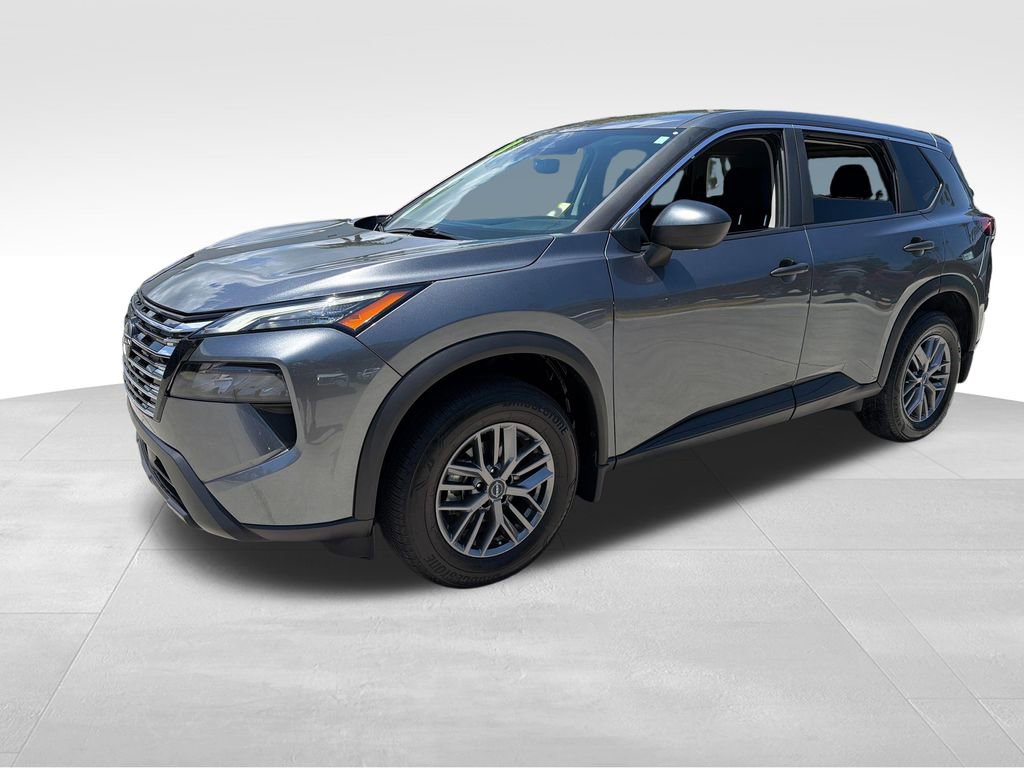 Used 2025 Nissan Rogue S FWD image 3