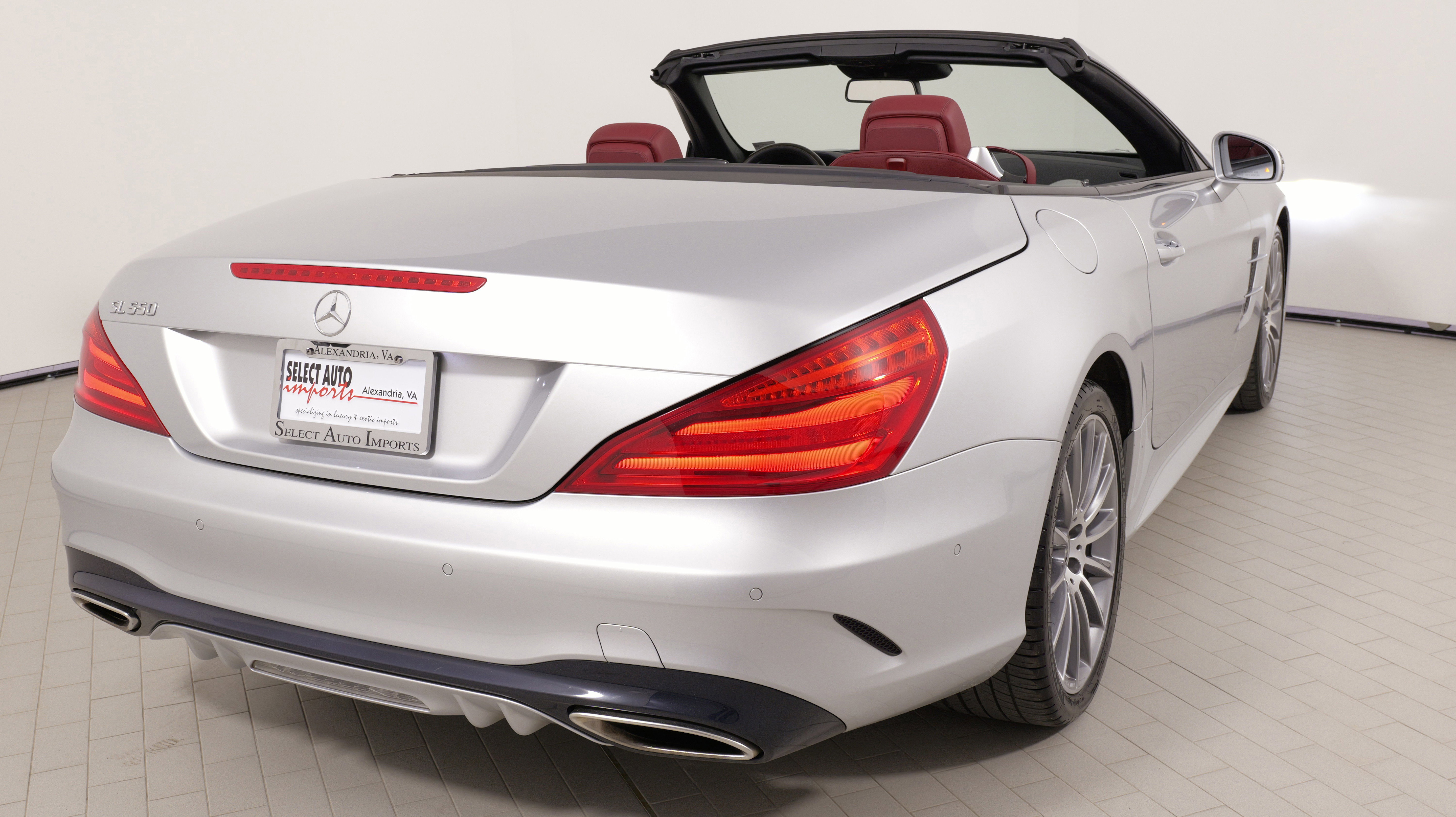 Used 2019 Mercedes-Benz SL 550 image 16