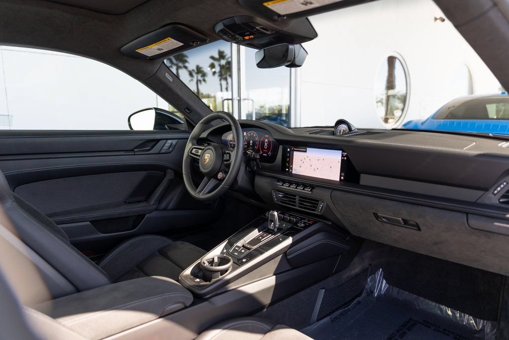 Certified 2025 Porsche 911 Carrera 4 GTS AWD/4WD image 20