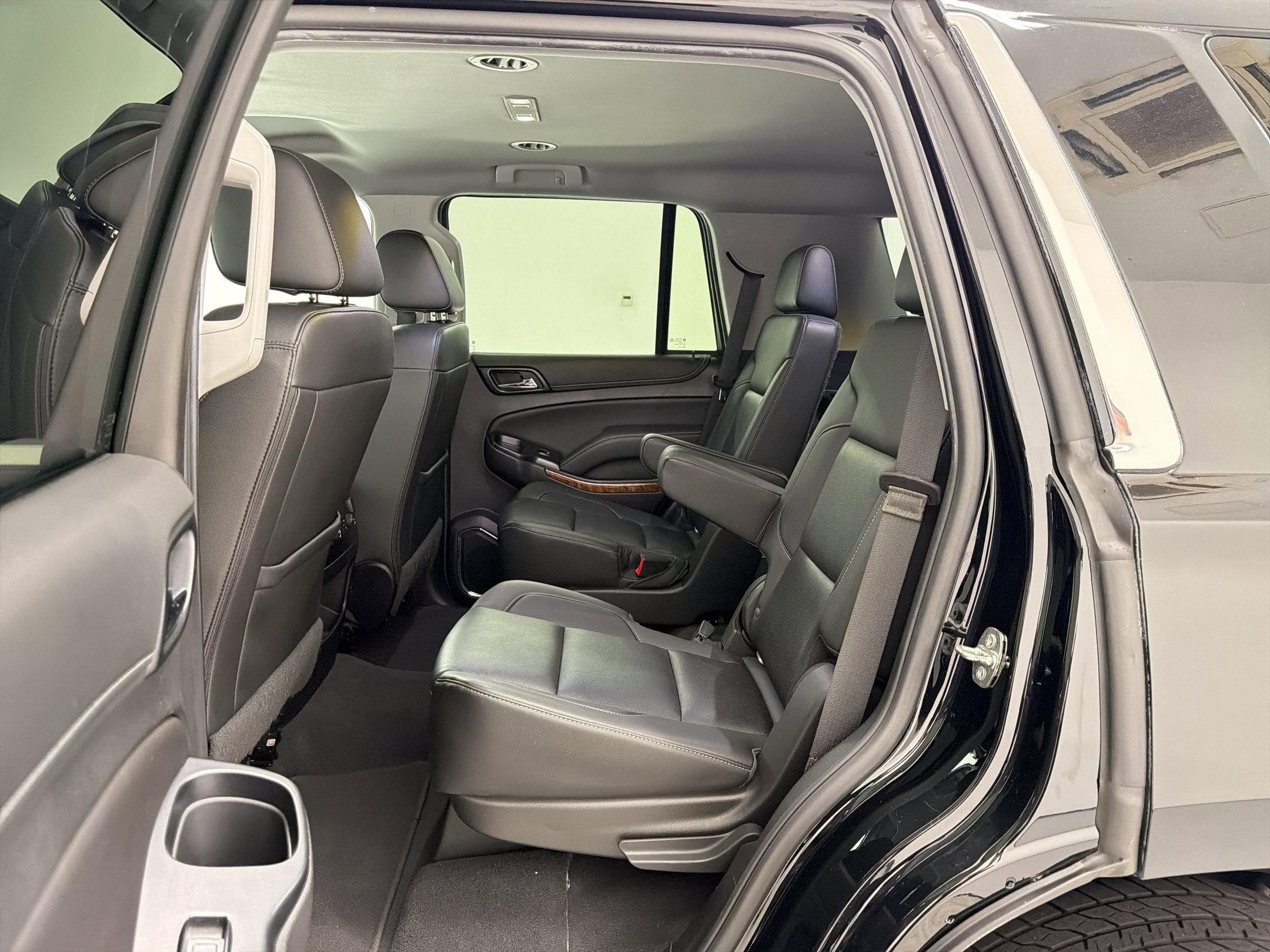 Used 2019 Chevrolet Tahoe Premier RWD image 14