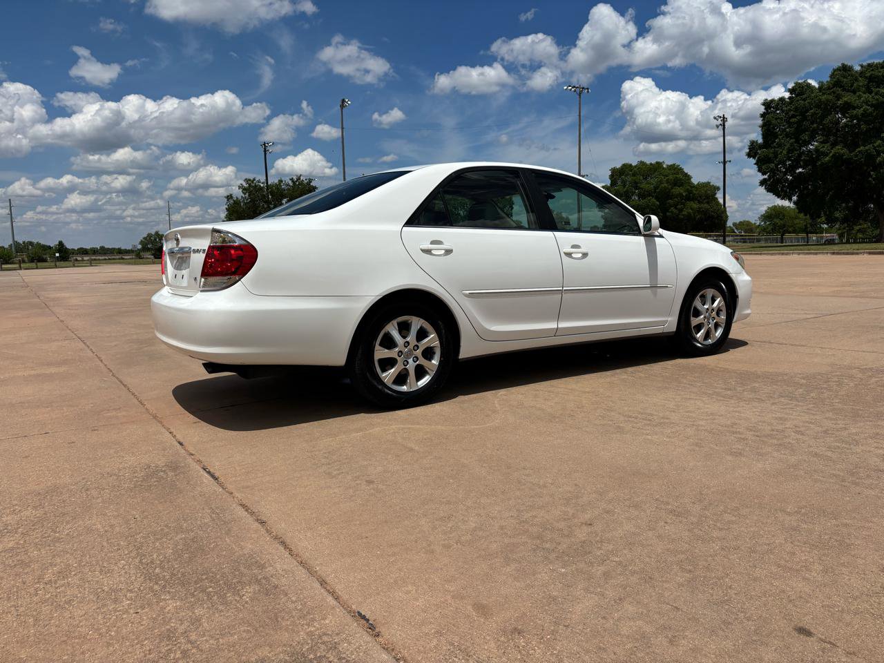 Used 2005 Toyota Camry XLE FWD image 25