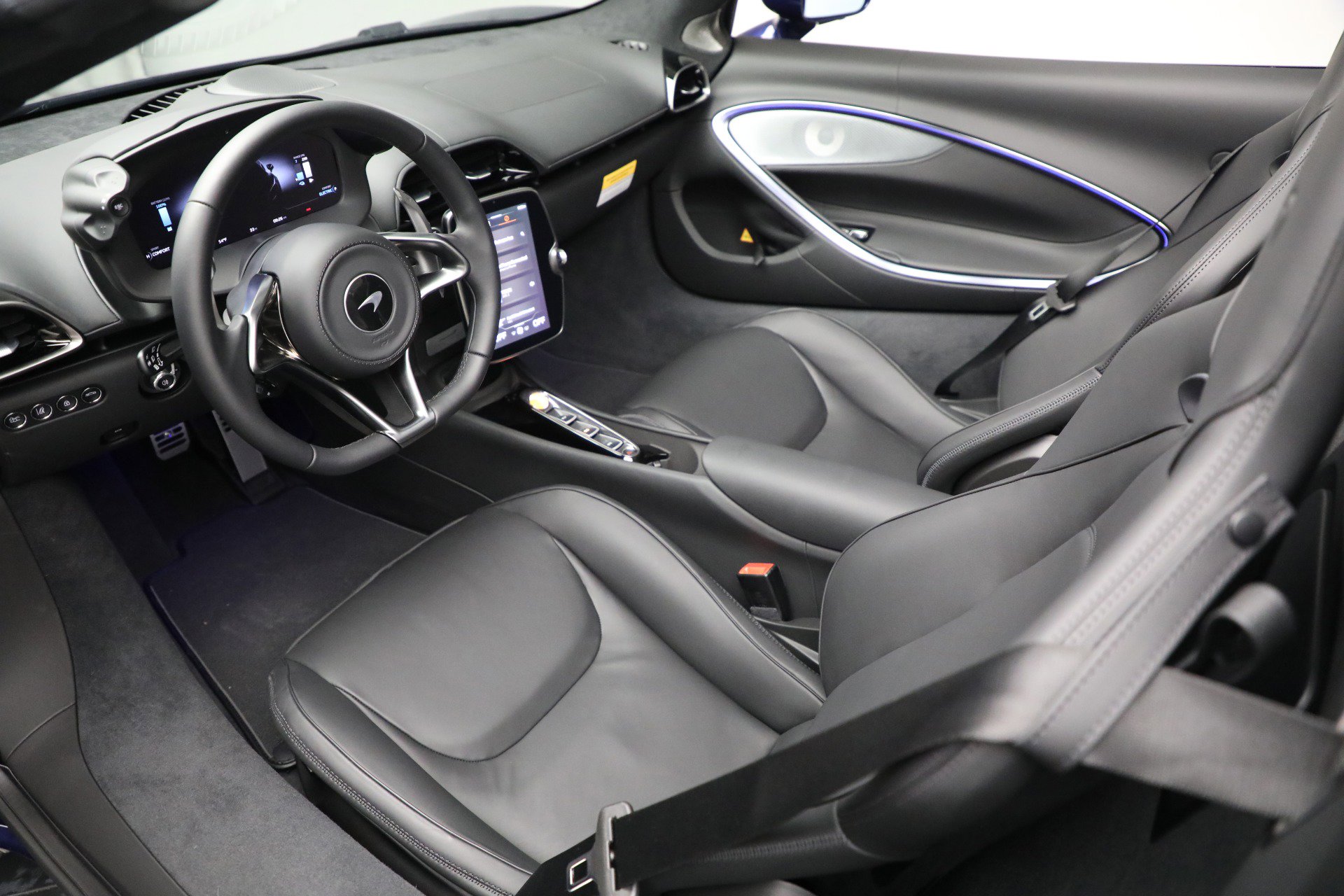 New 2025 McLaren Artura TechLux image 31