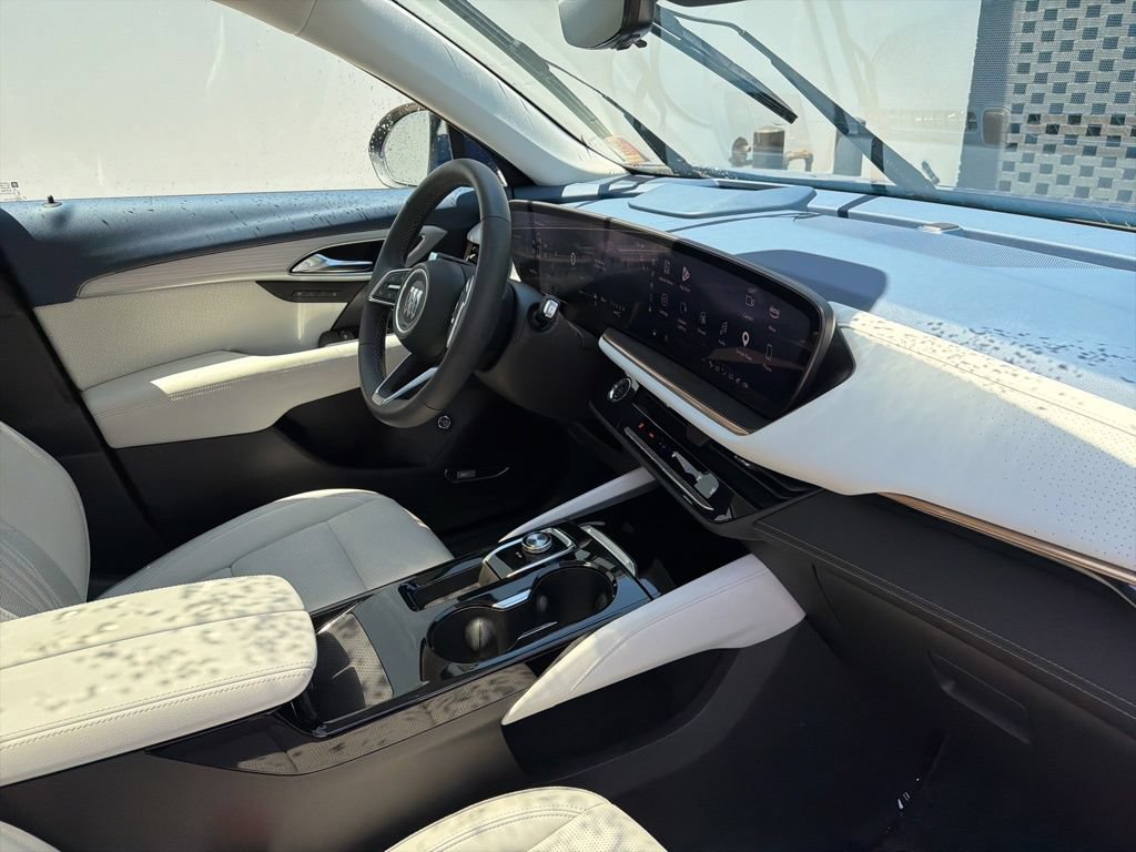 Used 2024 Buick Envision Avenir AWD/4WD image 33