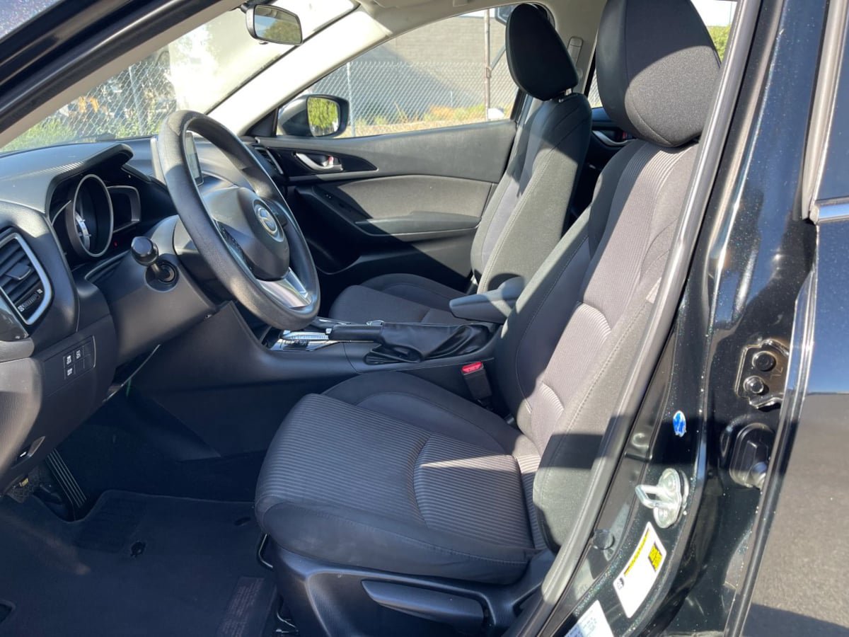 Used 2016 MAZDA MAZDA3 i Sport w/ Preferred Equipment Package FWD image 14