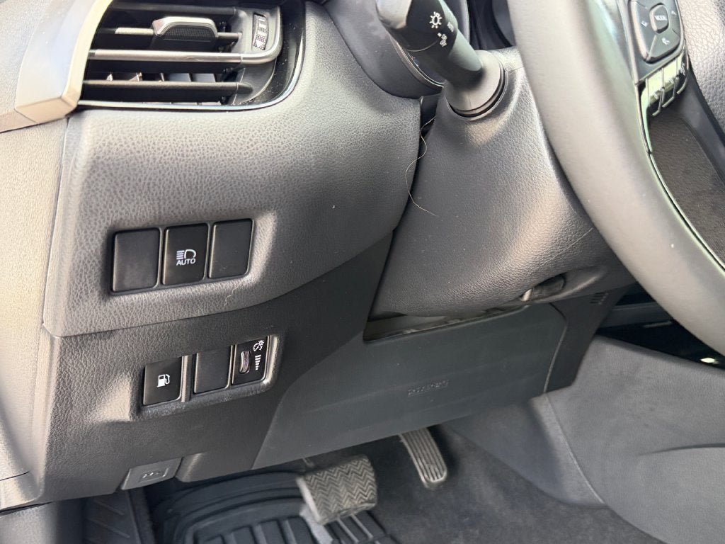 Used 2019 Toyota C-HR XLE FWD image 20