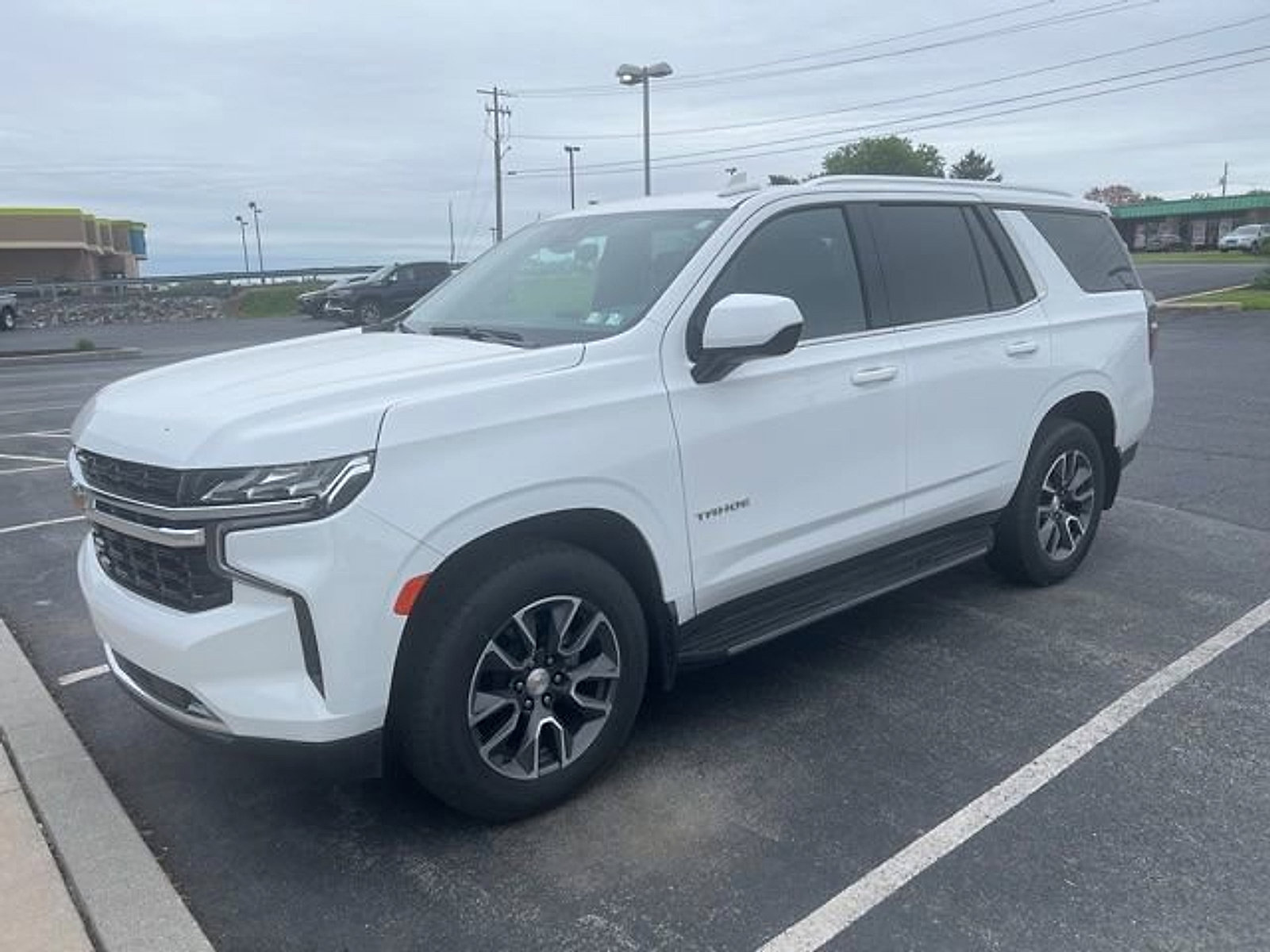 Used 2021 Chevrolet Tahoe LS AWD/4WD image 2