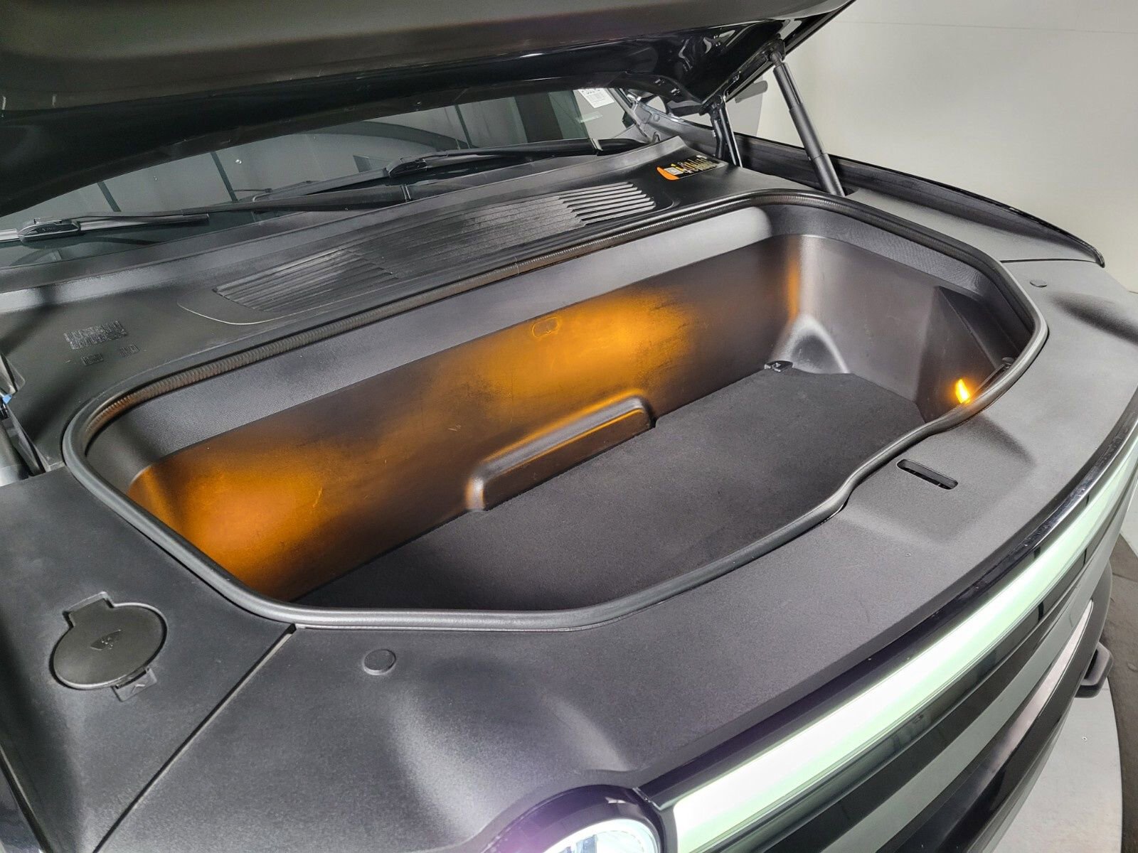 Used 2023 Rivian R1T Adventure image 10