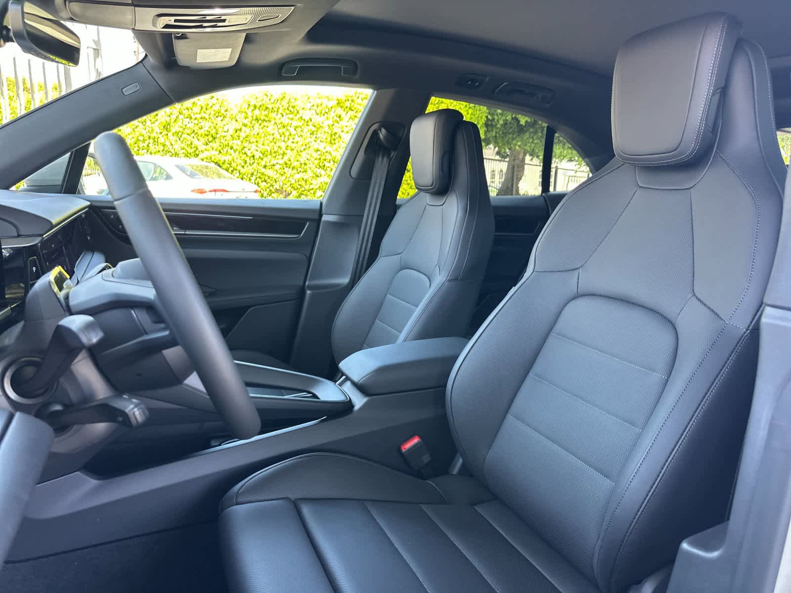 New 2026 Porsche Macan Electric RWD image 5