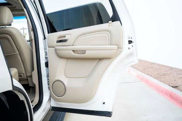 Used 2014 Cadillac Escalade Premium AWD/4WD image 22