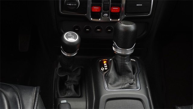 Used 2023 Jeep Wrangler Sport S image 15