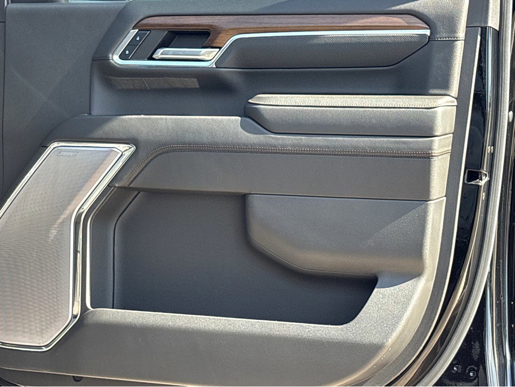 Used 2024 Chevrolet Silverado 2500 High Country w/ Midnight Edition image 16