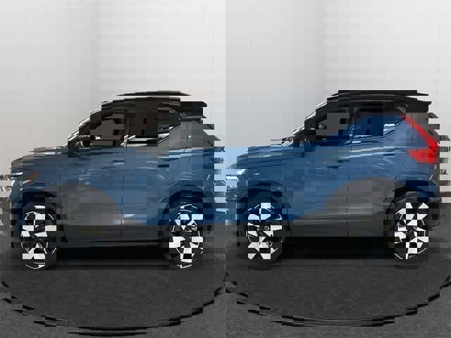 Used 2023 Volvo XC40 Recharge Ultimate w/ Protection Package Premier image 16